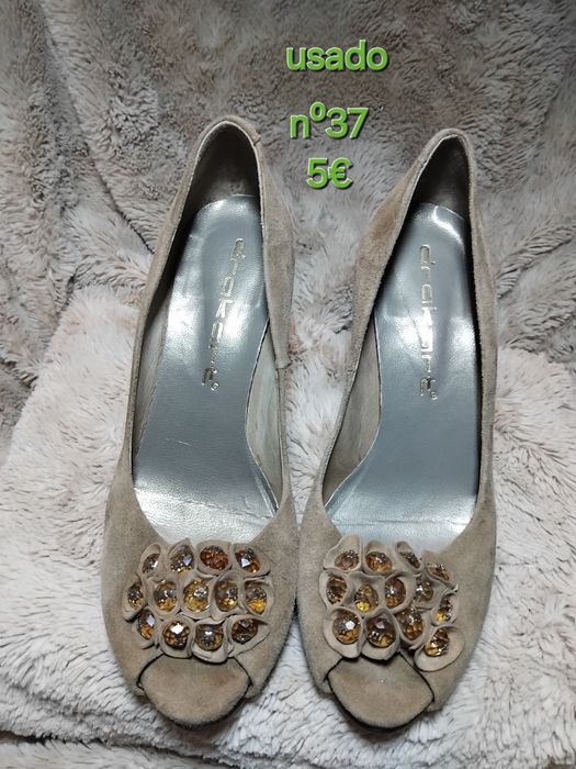 Calcado com pouco uso