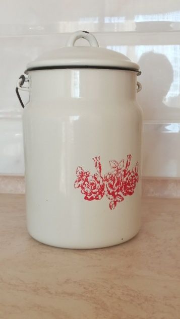 Продам чайники,графин,3х і 2лбідони,термоси,