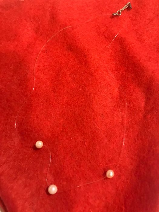 Naszyjnik na żyłce z perełkami