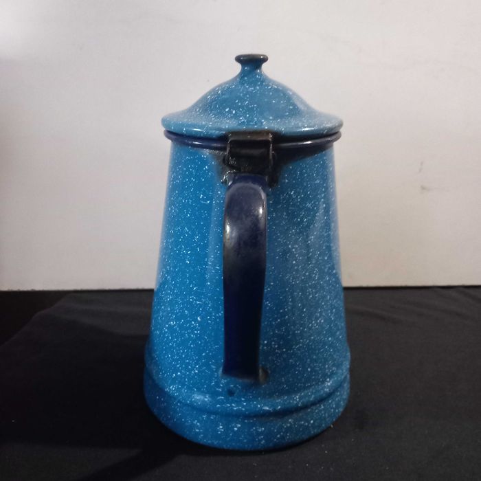 Chaleira azul em esmalte