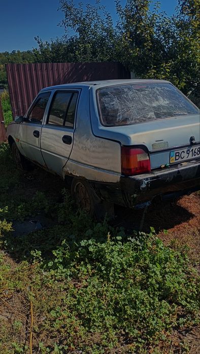 Розборка запчастини на заз Славута таврія