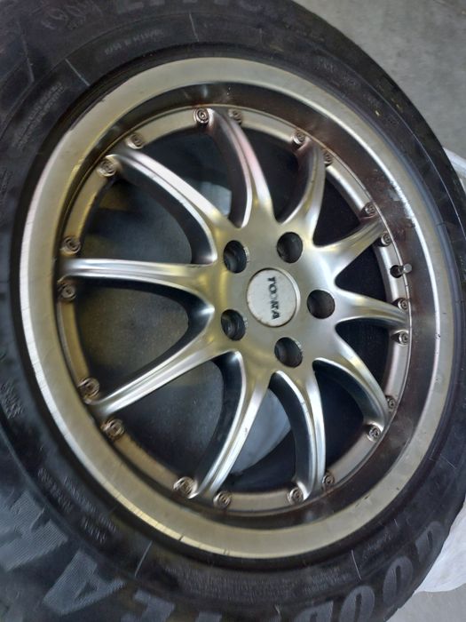 TOORA 4x  Felgi aluminiowe 17" + 4x opony letnie Goodyear