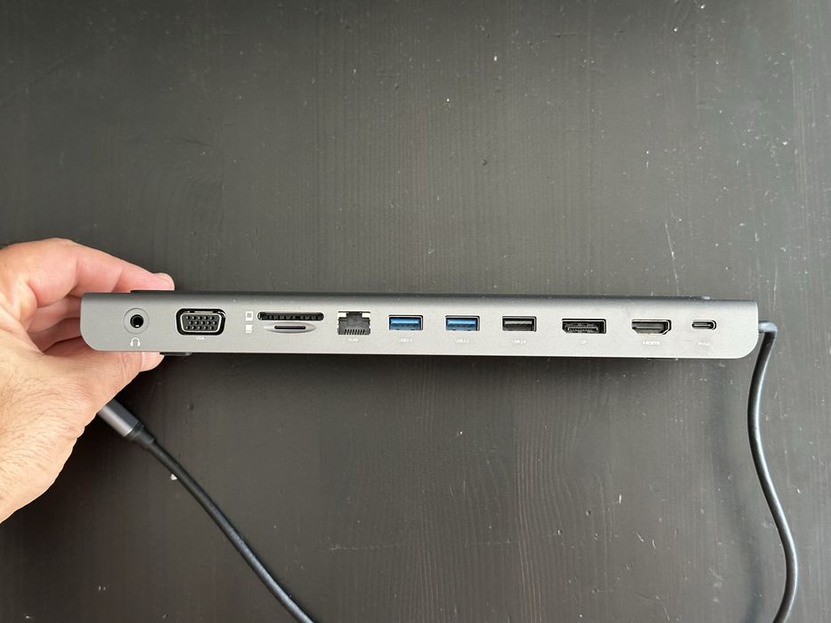 Novo/Nunca usado Articona 4461215 USB-C Docking VGA/HDMI/DP