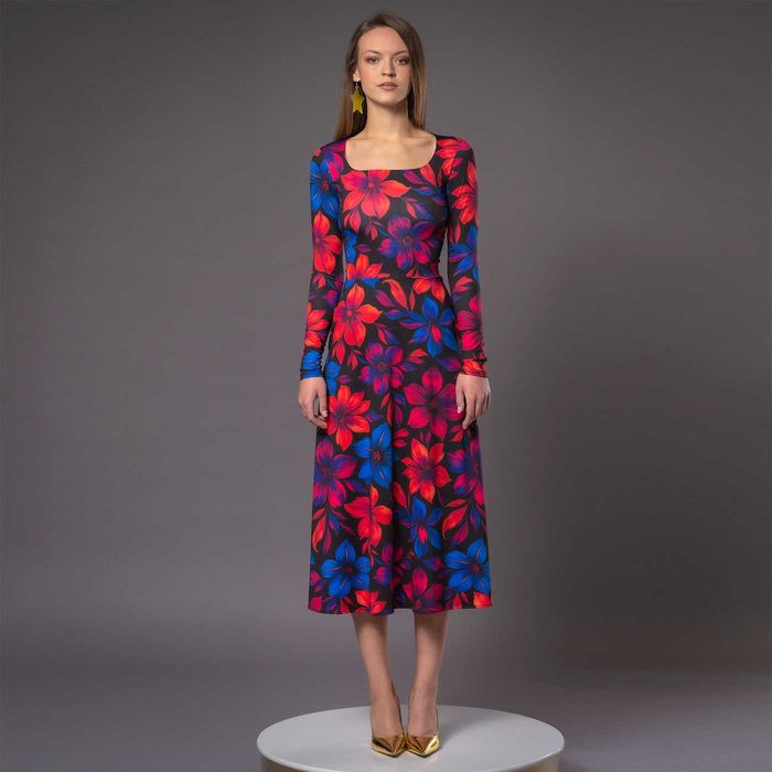 Sukienka z dekoltem karo - Karla Flower Power