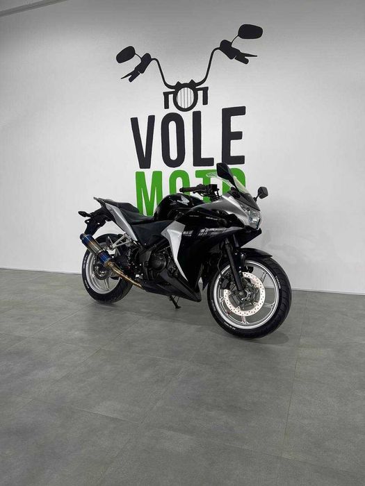 Мотоцикл Honda CBR250R