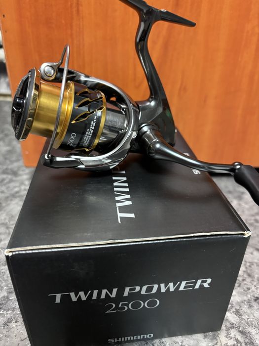 Катушка Shimano 20 twin power 2500
