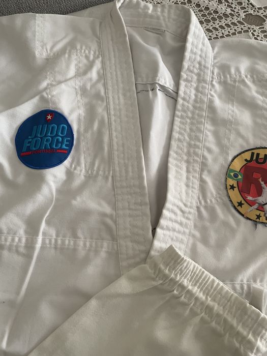 Fato judo 5-7 anos cinturao branco, branco e amarelo