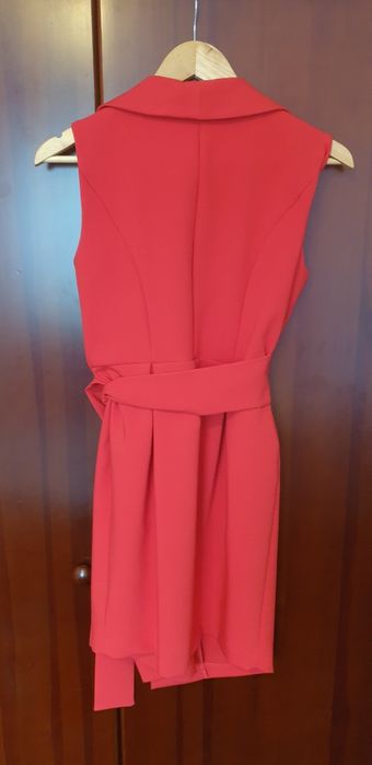 Czerwona sukienka koktajlowa