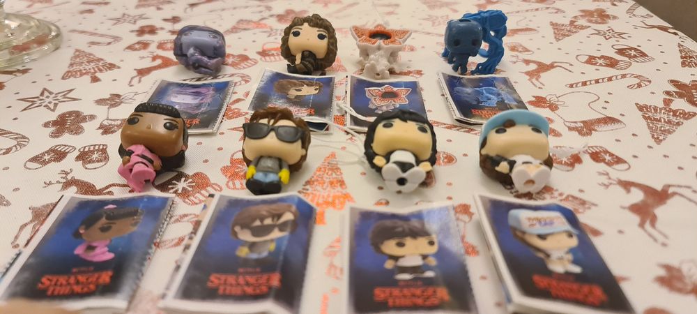 Bonecos Stranger Things Kinder joy