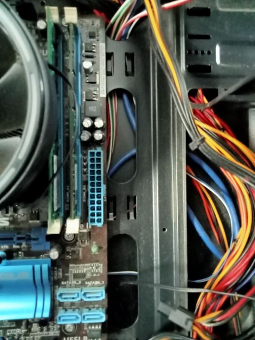 Продаю компьютер б/в