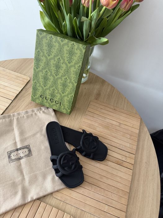 Klapki Gucci Interlocking GG Sandały