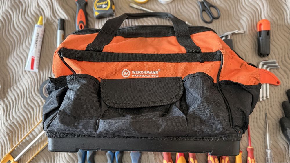 Tool Set with Carry Case462579787629209601