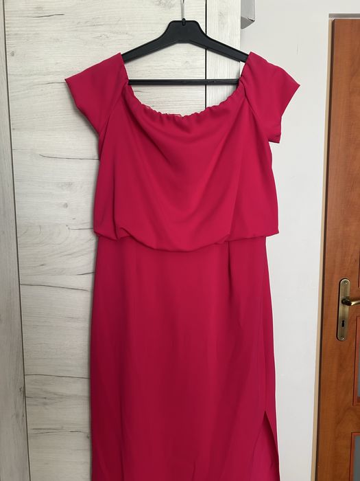 Piękna fuksjowa sukienka