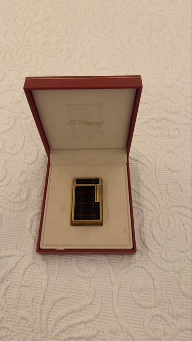 Isqueiro S. T. Dupont Paris em Ouro Amarelo