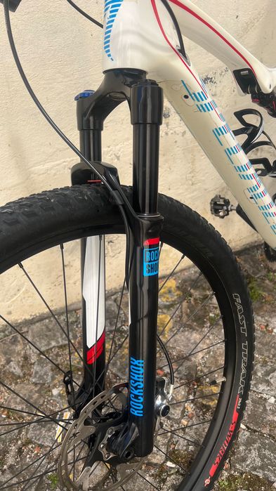 Bicicleta BTT Specialized suspensão total L