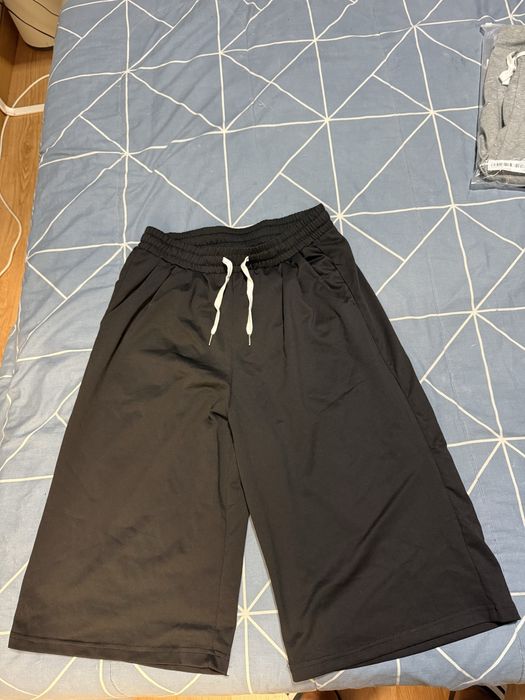 Calçoes e camisas (tudo novo nos sacos e tudo tamanho M)