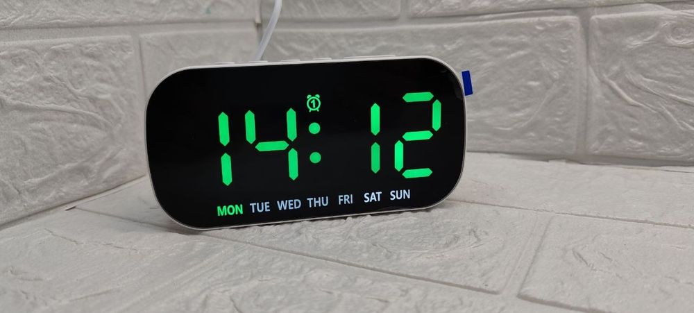 Настольные электронные LED часы