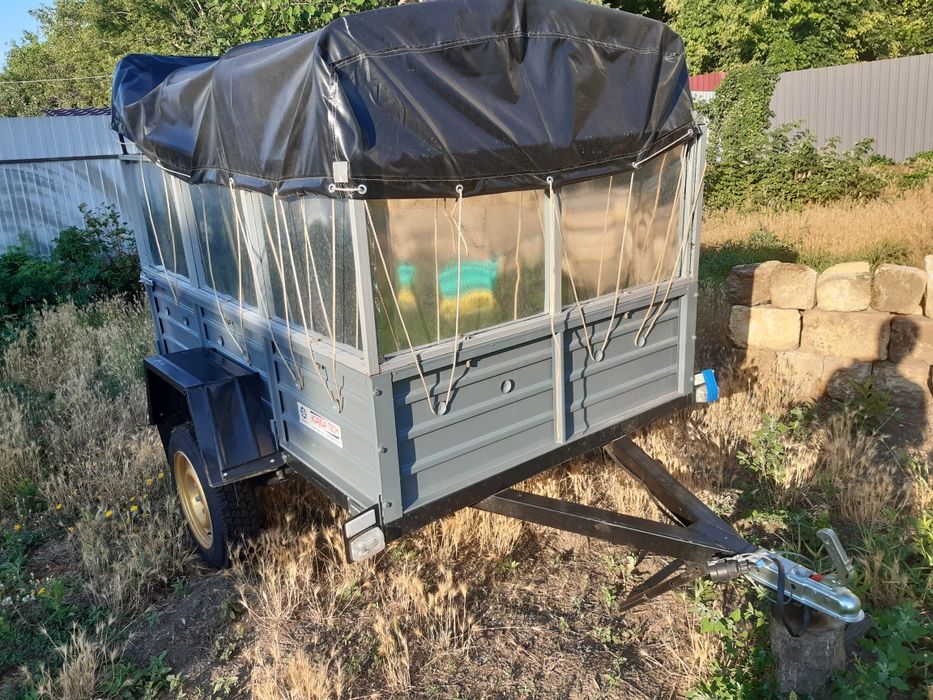 Прицеп автомобільний