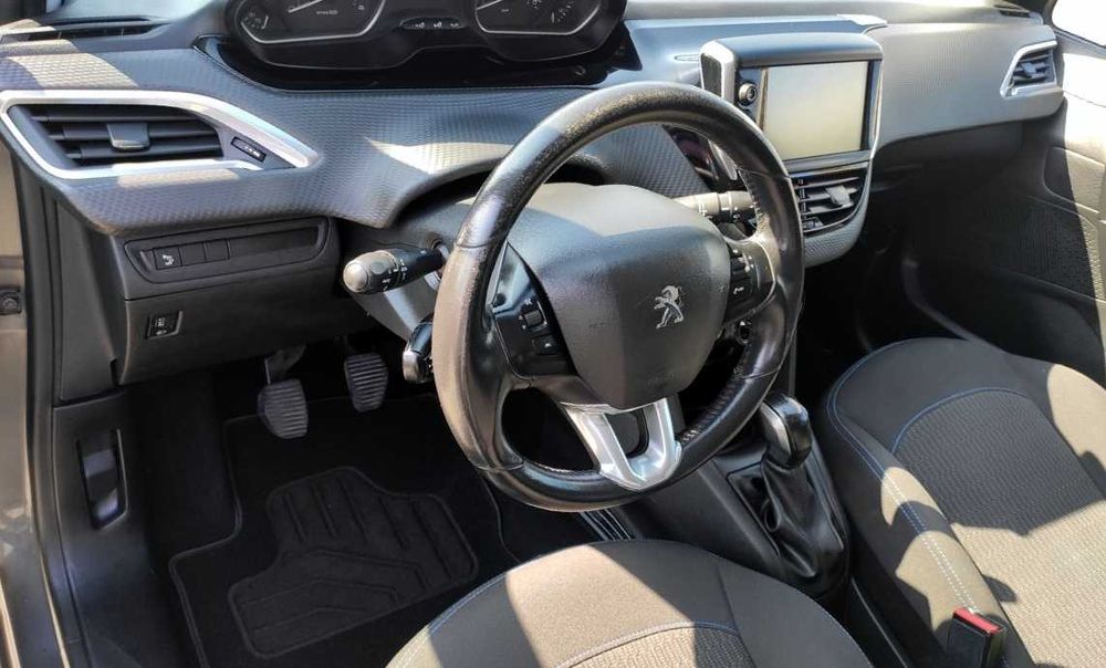 Peugeot 208 1.6HDI Style