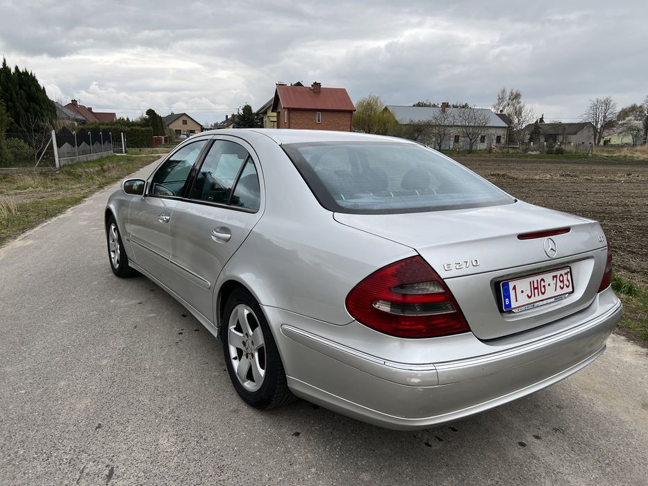 Częsci Mercedes benz w211 2,7 cdi manual cały na części. Kod lak 744