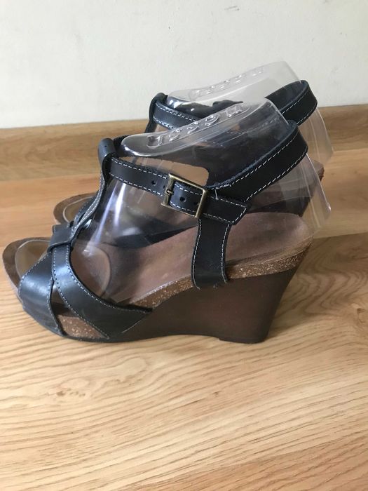 Sandały na koturnie inblu 39