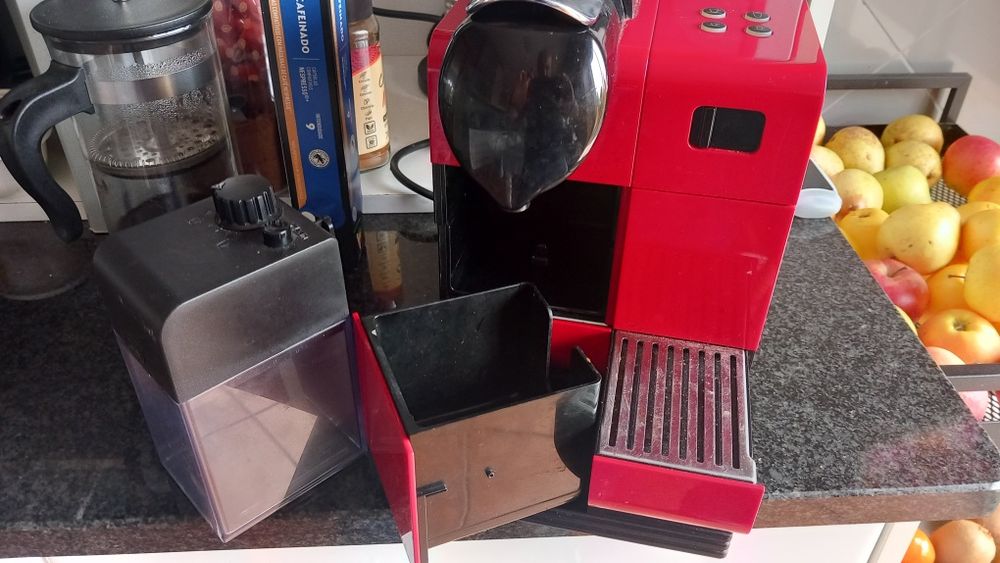 Máquina de café Nespresso _ DeLonghi