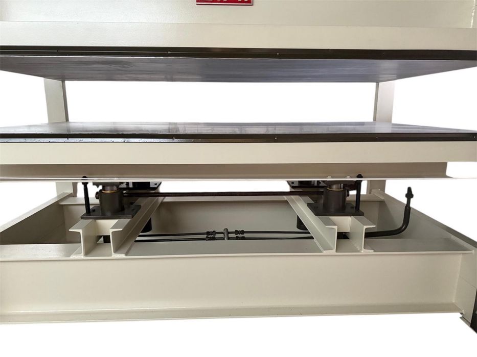 Prasa hydrauliczna półkowa SIMI  2500x1300 mm