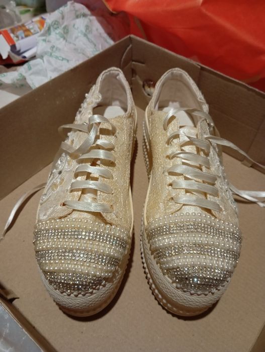 Продам обувь, новая.