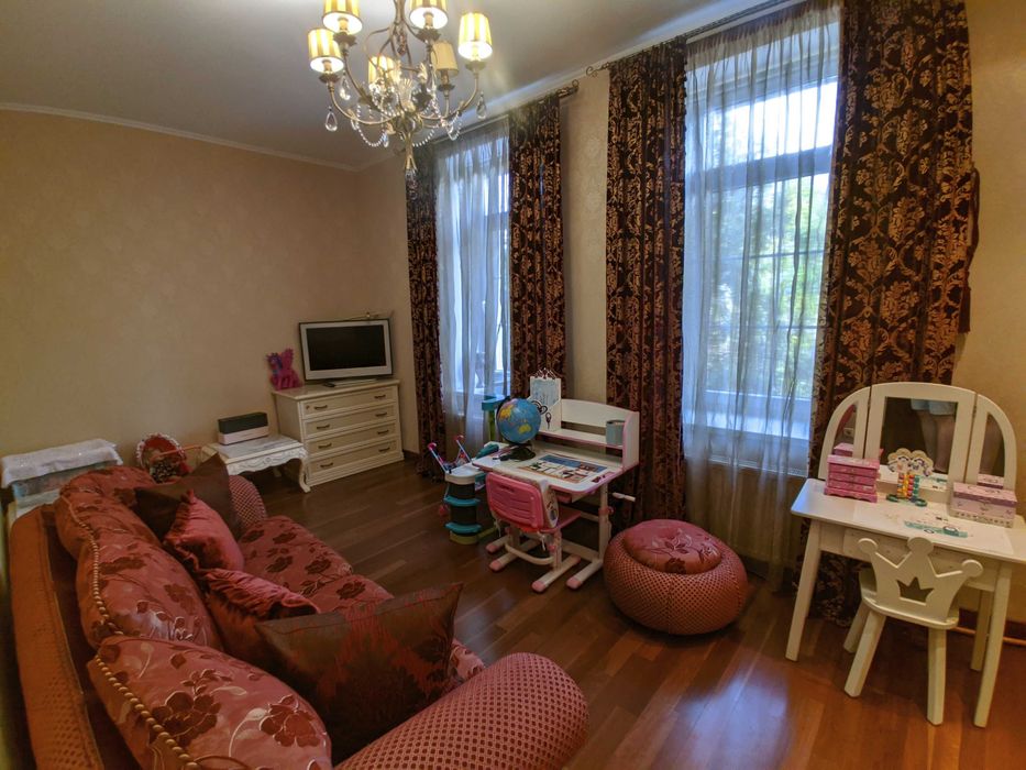 Будинок в тихому центрі Черкас