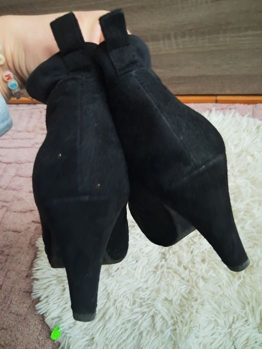 Czarne botki na obcasie 38
