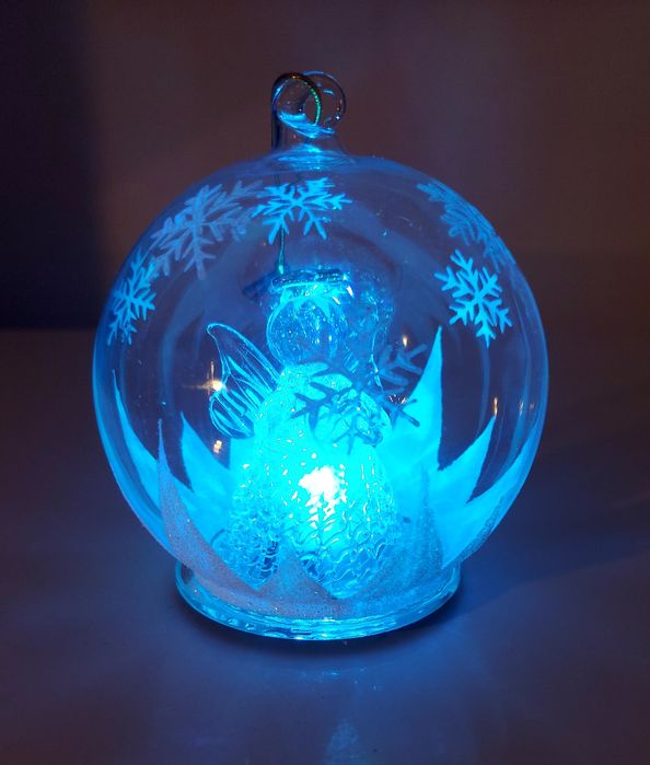 Szklana bombka świecąca