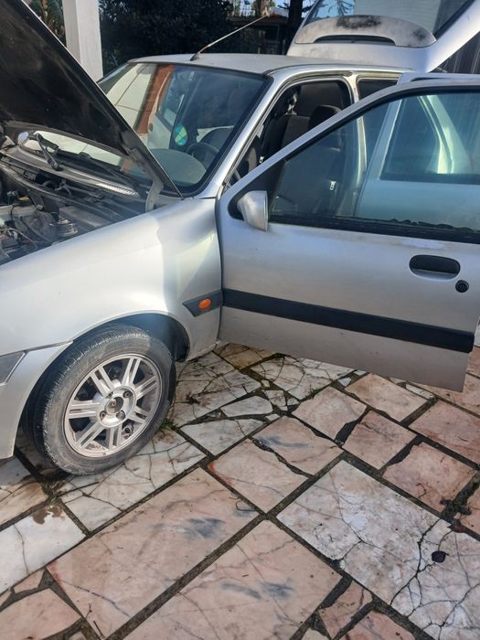 Ford Fiesta 1.2 gasolina 2000