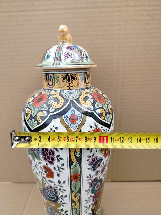 Stara stylowa ceramiczna waza amfora wazon