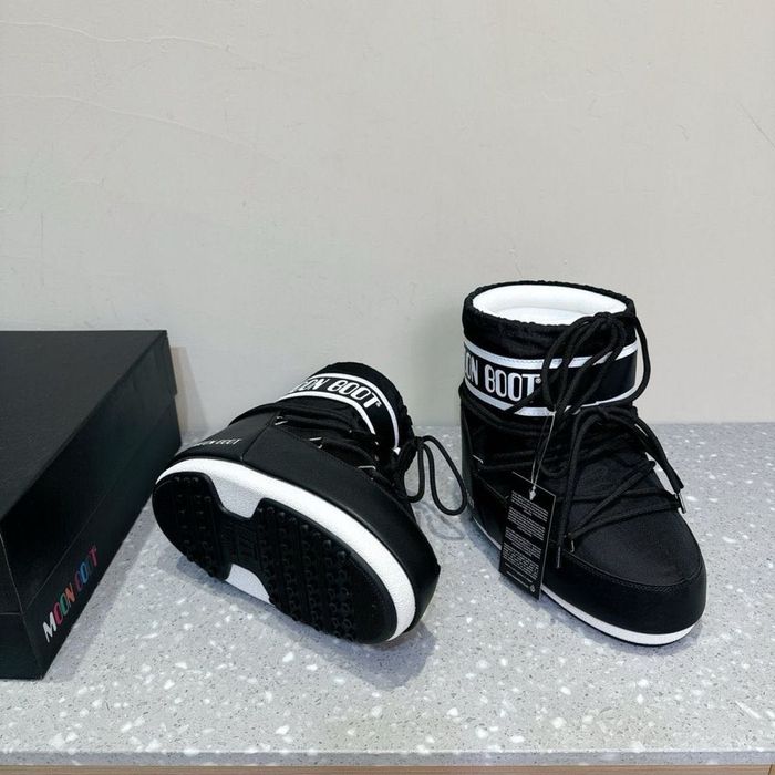 Кроссовки Moon Boot