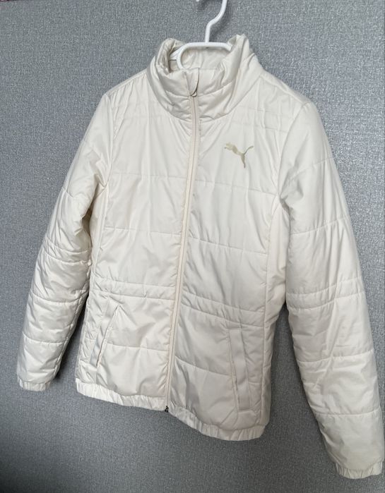 Весняна жіноча курточка Puma Xs оригінал,кольору слонової кістки