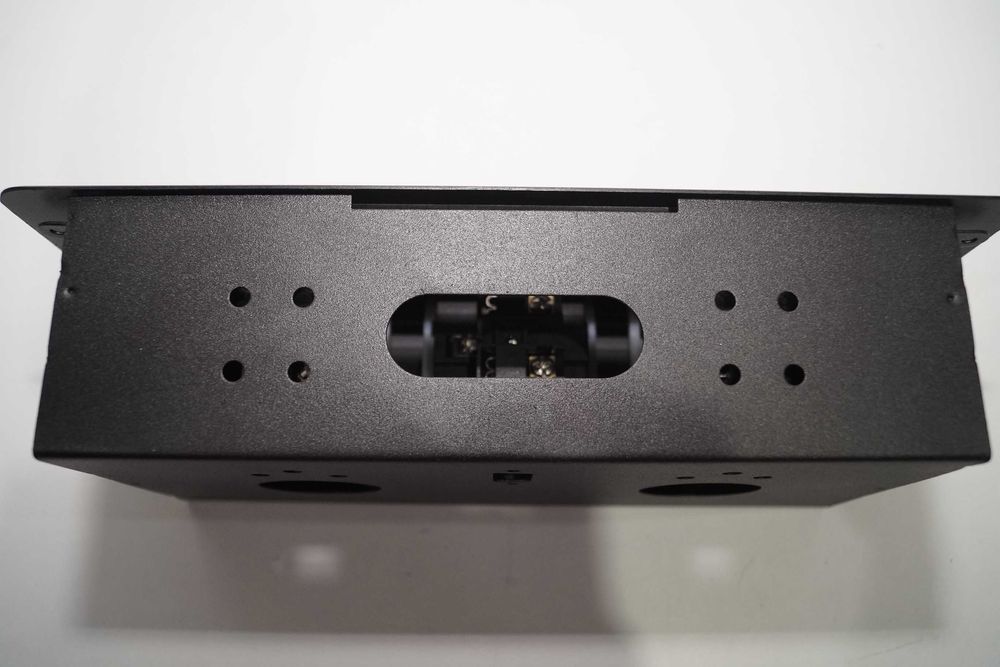 Potrójne gniazdo meblowe wpuszczane w blat gniazdo blatowe blackpoolal