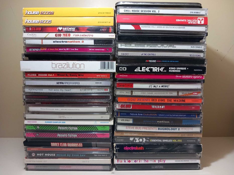 49CD'S Música, comprados todos na Suíça  aceito troca