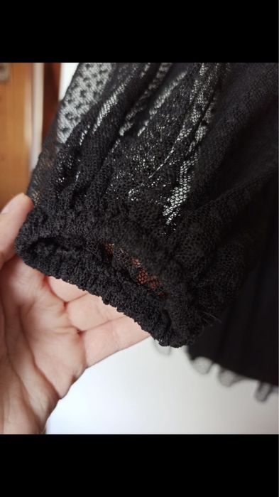 Czarna sukienka z siateczka