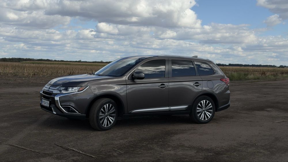MITSUBISHI Outlander 2019