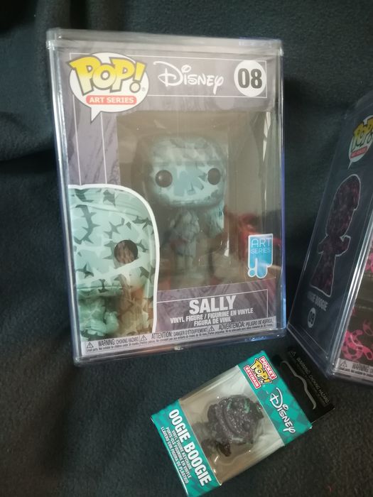 Conjunto Disney Sally 08 e Oogie 09 com Keychain Funko Pop!