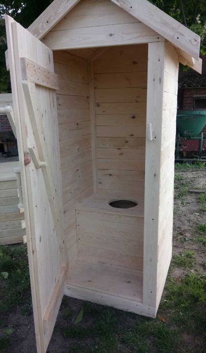 WC drewniany z papą