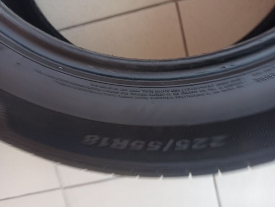 Шини 225 55  R 18