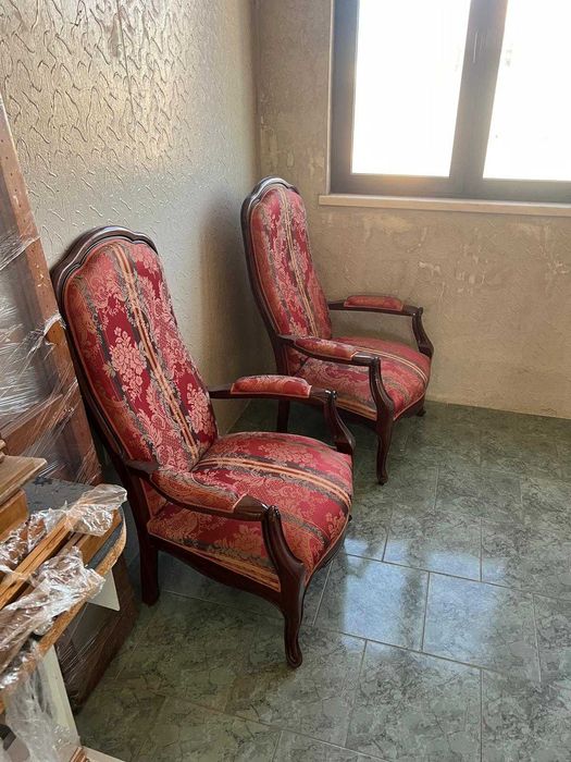 2 Cadeirões antigos como novos