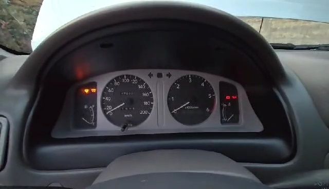 Toyota corolla 2.0 com a revisão feita embraiagem nova  e bateria...