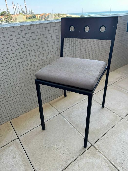 Conjunto exterior mesa e cadeiras marca HAY - Balcony