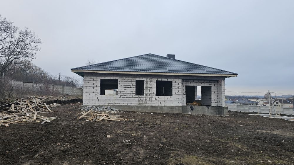 Продам будинок біля парку Перемоги