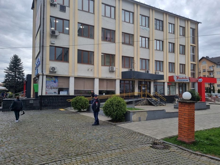 Оренда комерційного приміщення в центрі м.Тячів