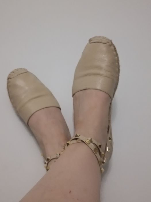 шкіряні босоніжки від Valentino Garavani