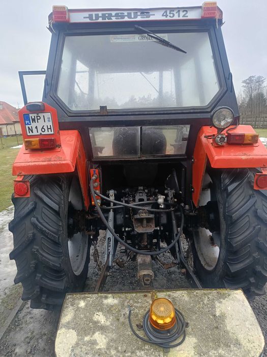 Ursus 4512 z plugiem