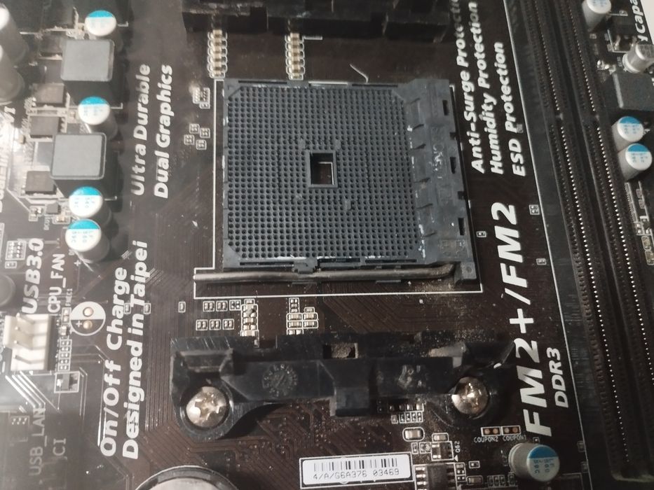 Материнська плата: Gigabyte GA-F2A68HM-DS2